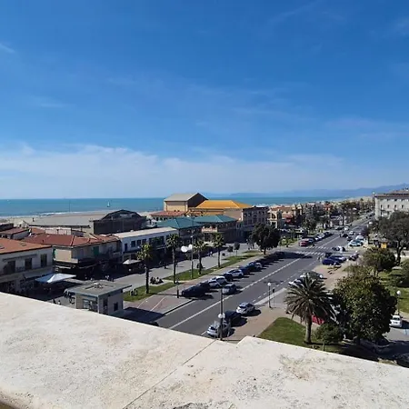 Διαμέρισμα Prestigioso Attico Con Terrazza Vista Mare A