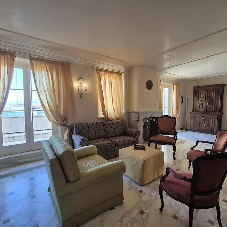 Prestigioso Attico Con Terrazza Vista Mare A Viareggio