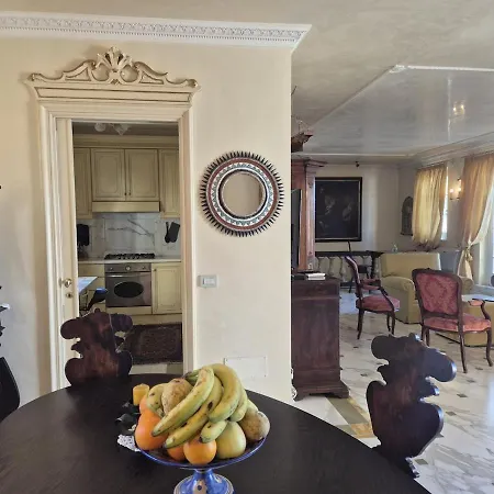 Διαμέρισμα Prestigioso Attico Con Terrazza Vista Mare A Βιαρέτζιο