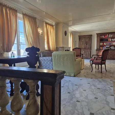 Prestigioso Attico Con Terrazza Vista Mare A