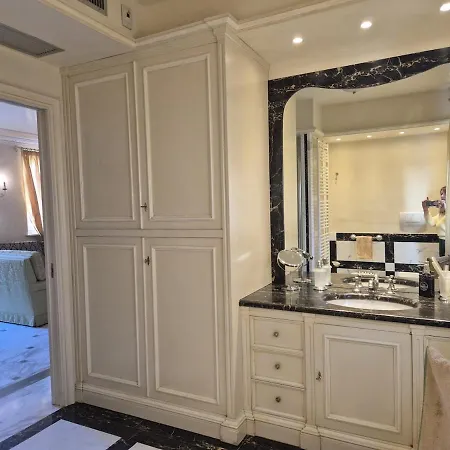Prestigioso Attico Con Terrazza Vista Mare A Viareggio